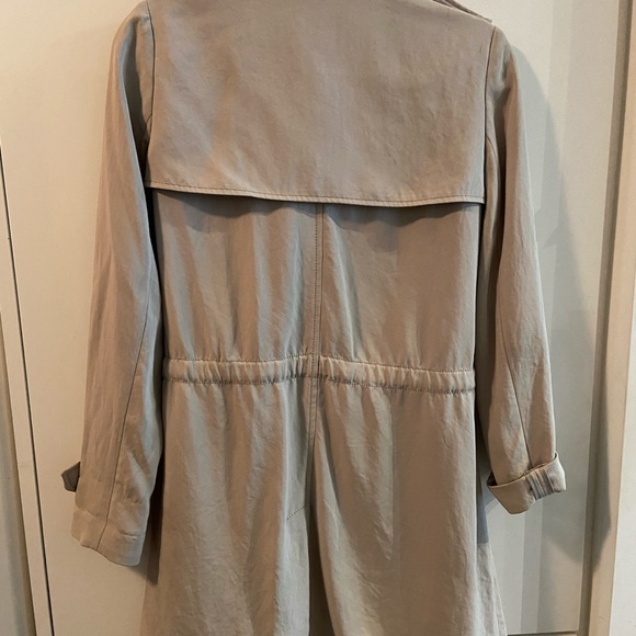 Banana Republic Trench Coat - Picture 3 of 4